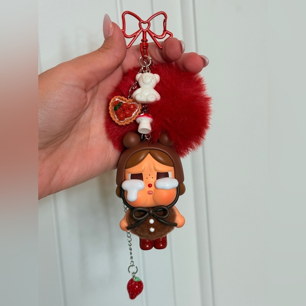 POP MART-CRYING AGAIN KEYCHAIN-LOVE MAKES US CRY